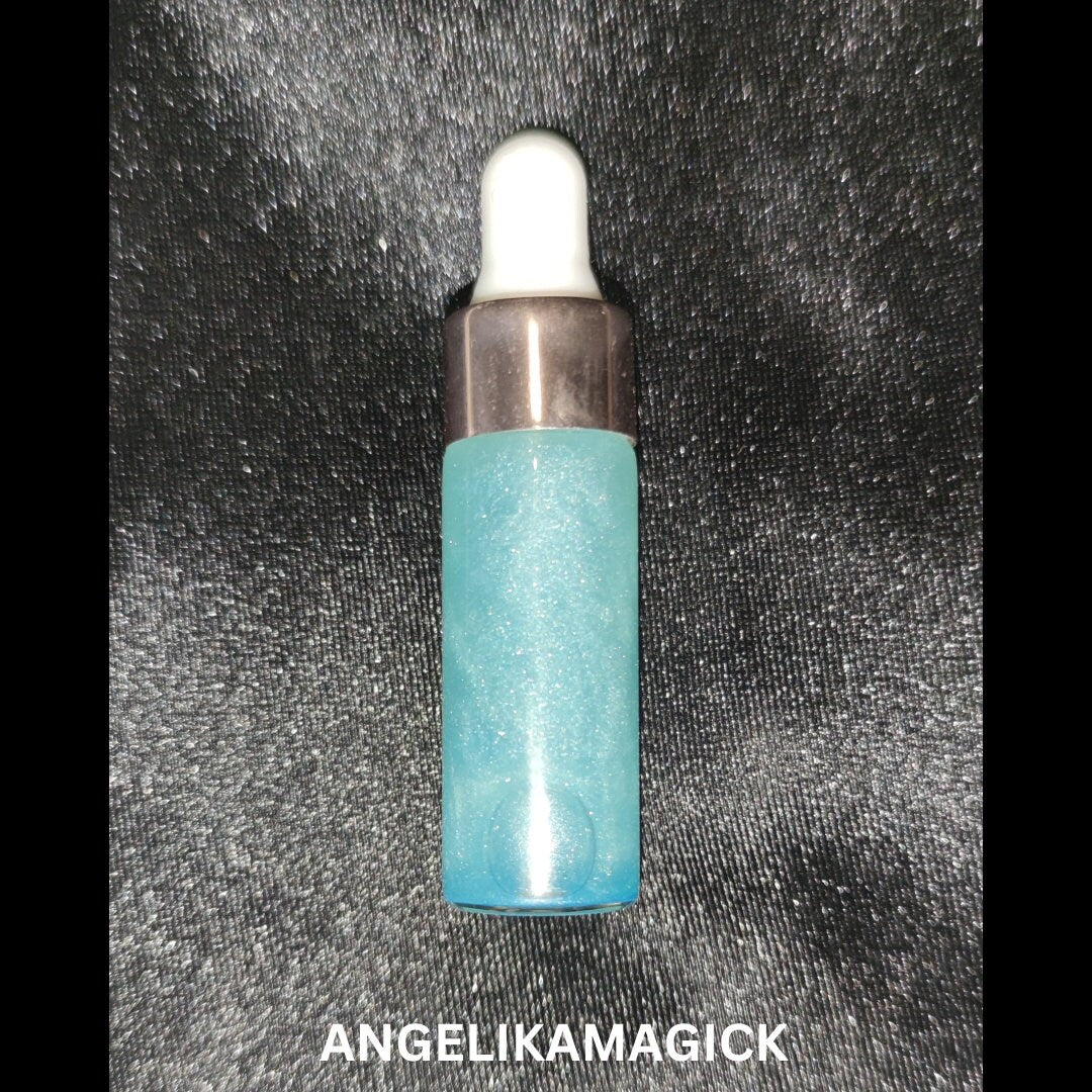 Yksi 5 ml pullo - Acquatica - Käsintehty rituaalimaginen öljy - Intentioöljy - Loitsuöljy - Henkilahjaöljy - Angelika Magick